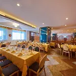 Grand Delle Terme Re Ferdinando 호텔 4*