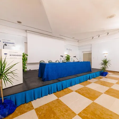 Grand Delle Terme Re Ferdinando 호텔