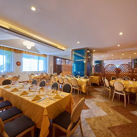 Grand Delle Terme Re Ferdinando Hotel 4*