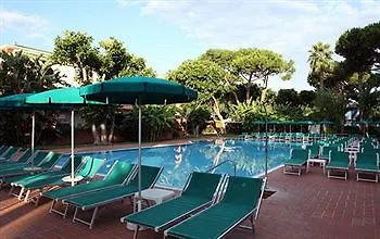 מלון Grand Delle Terme Re Ferdinando 4*